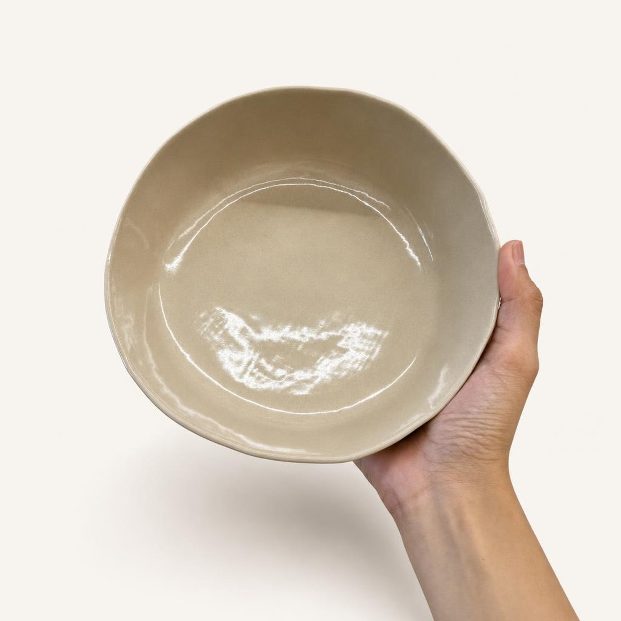 Shallow Plate Small - studio photograph, handmade in Abu Dhabi