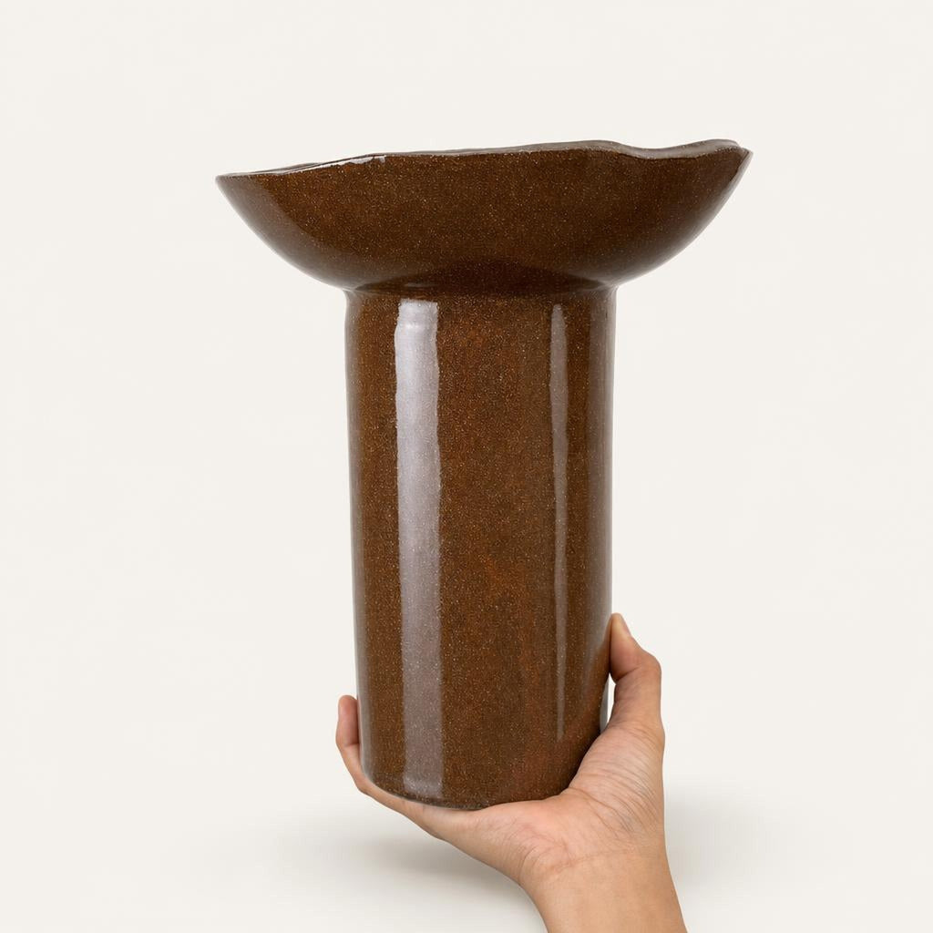 Stand Bowl 28 - studio photograph, handmade in Abu Dhabi