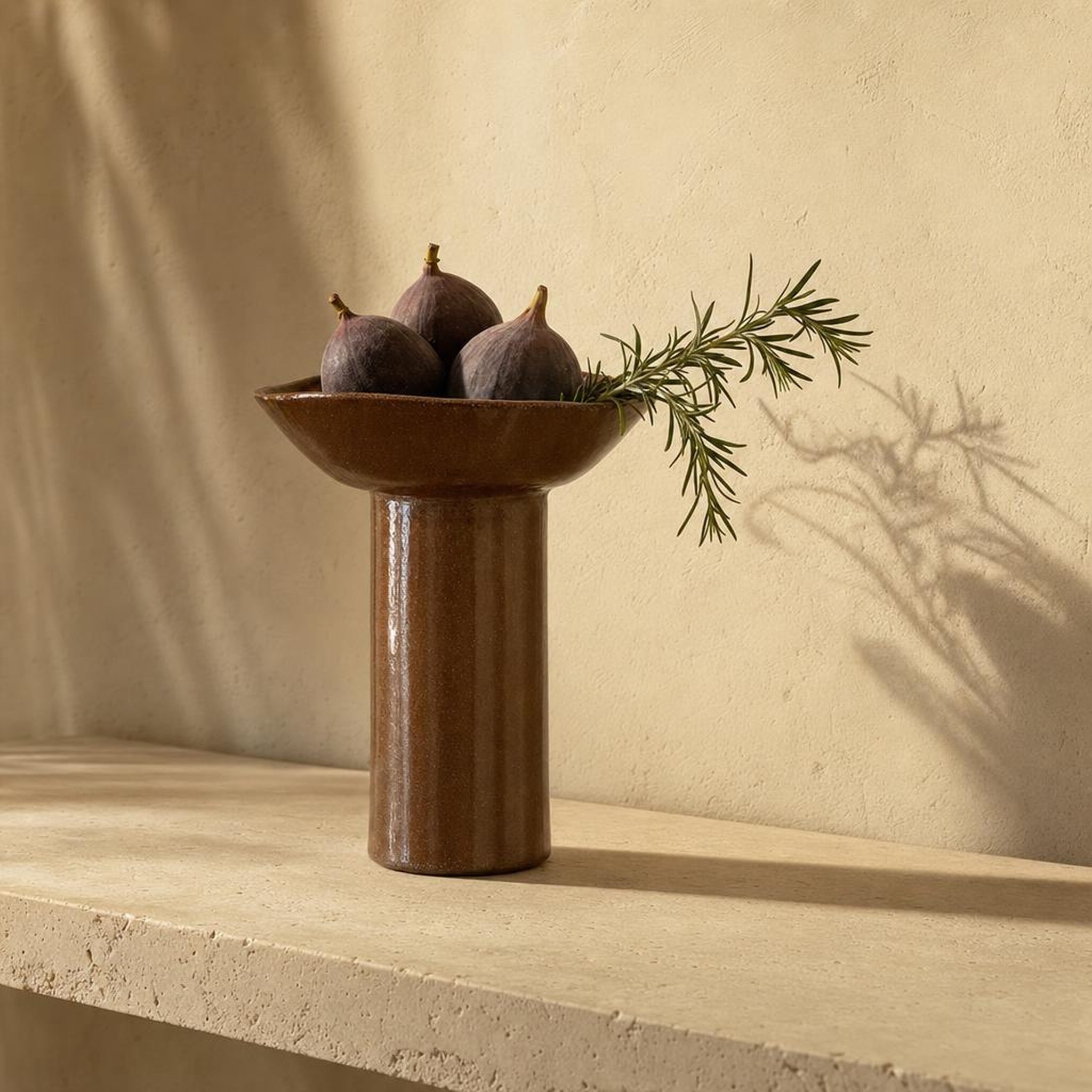 Stand Bowl 29 - lifestyle scene, handmade in Abu Dhabi