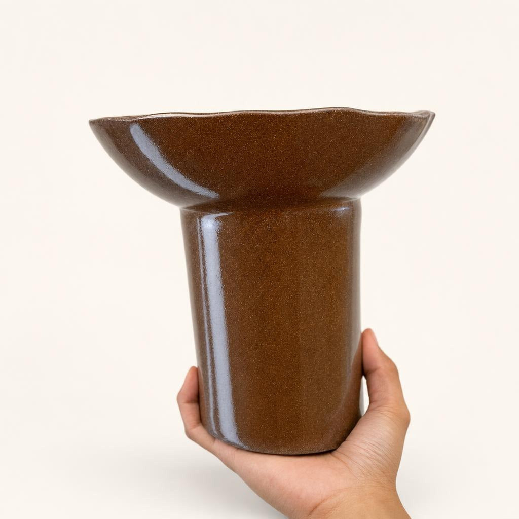 Stand Bowl 48 - studio photograph, handmade in Abu Dhabi