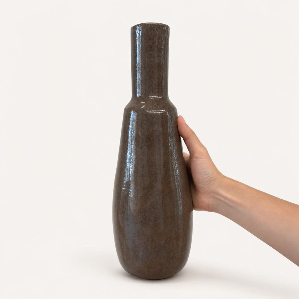 Vase 46 - studio photograph, handmade in Abu Dhabi